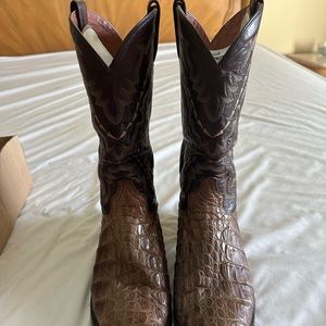 Men’s cowboy boots size 10